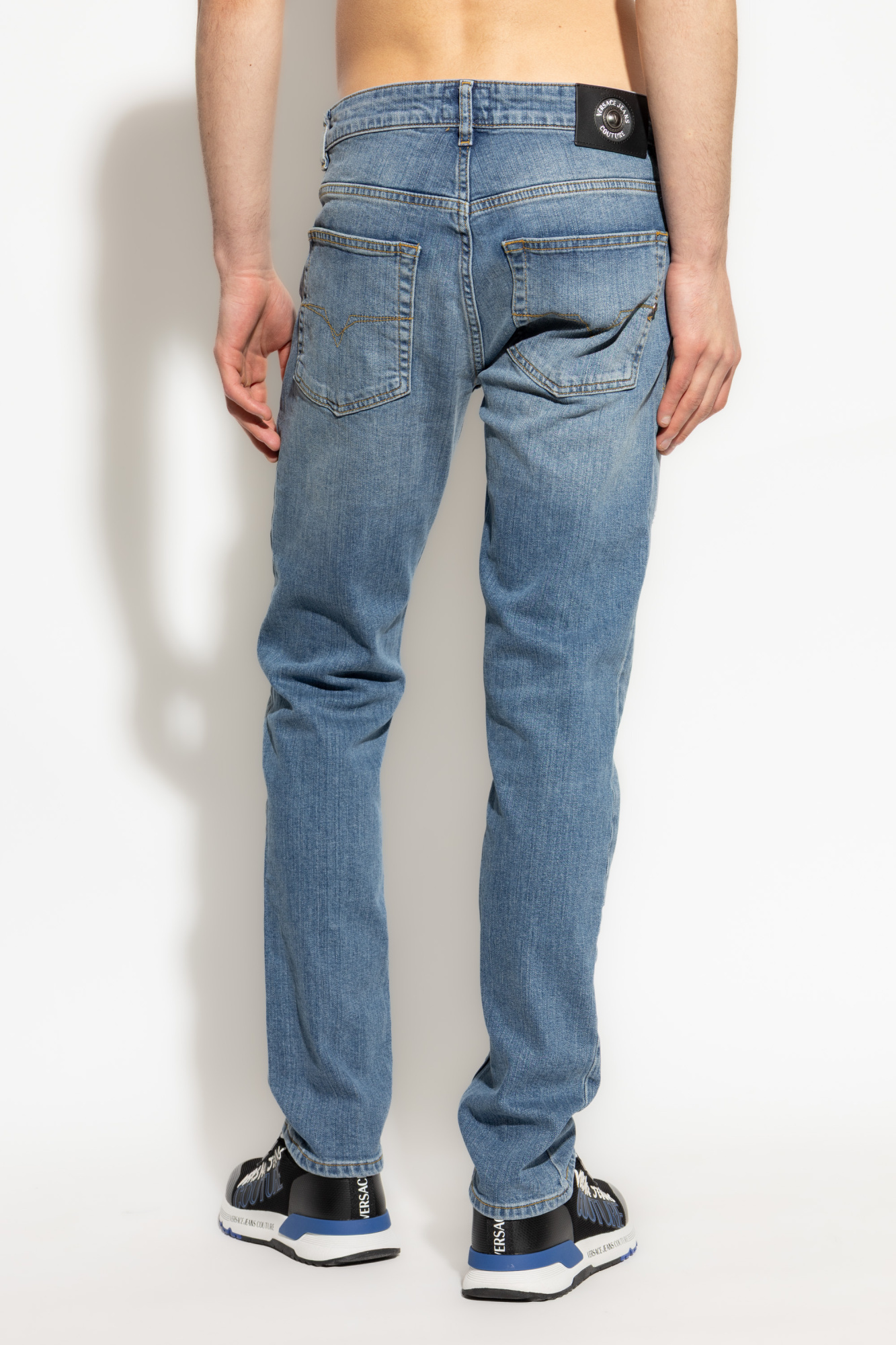 【関税＆送料込み】Versace 'Soft Wash' Jeans Versace Women's Medium Wash High Waisted Denim Pants US 26